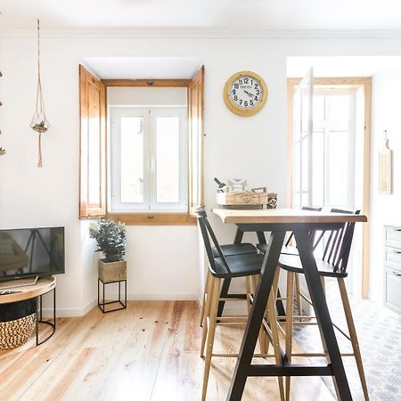 Feel Home in this Stunning Renovated Nest in Graça Lisboa Exterior foto