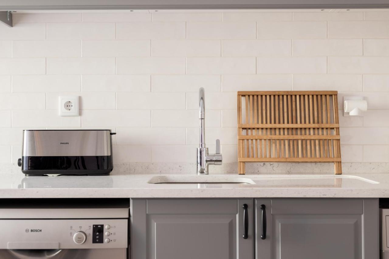 Feel Home in this Stunning Renovated Nest in Graça Lisboa Exterior foto