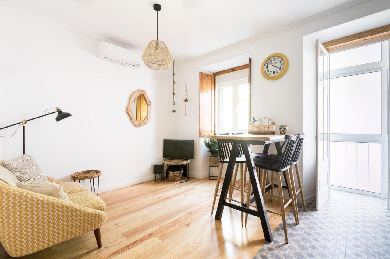 Feel Home in this Stunning Renovated Nest in Graça Lisboa Exterior foto